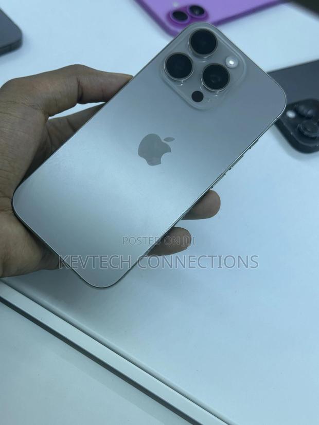 Apple iPhone 16 Pro 128 GB Gray - thumbnail 4