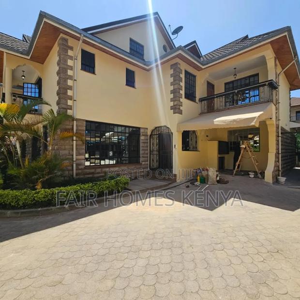 5bdrm Townhouse / Terrace in Kaputei Gardens, Lavington for rent