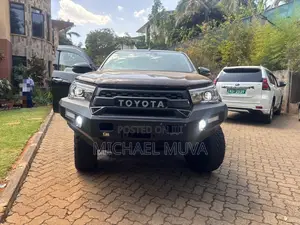Toyota Hilux 2.4 Diesel 2020 Black