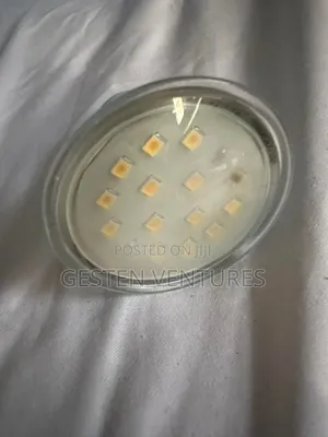 Modern Warm White Philips Essential Led Gu10 Spotlight Bulb T4r