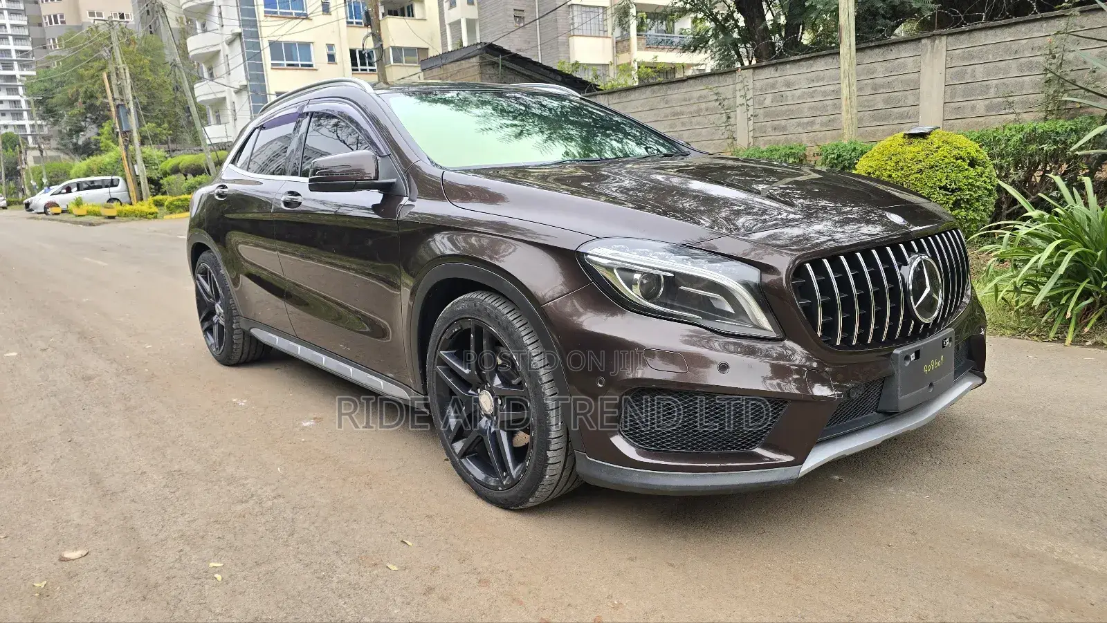 Mercedes-Benz GLA 250 2015 Brown