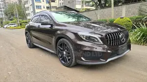 Mercedes-Benz GLA 250 2015 Brown