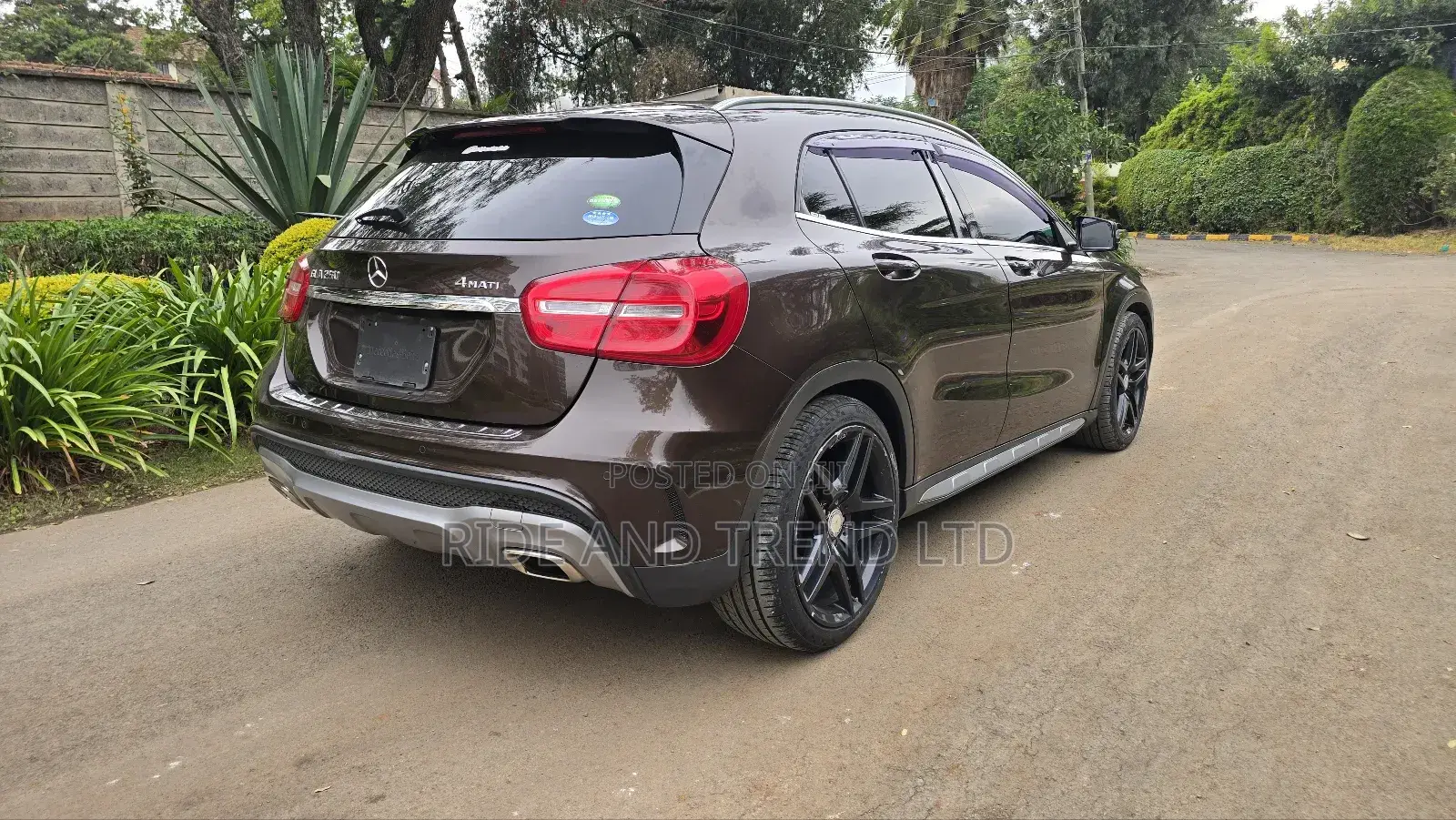 Mercedes-Benz GLA 250 2015 Brown