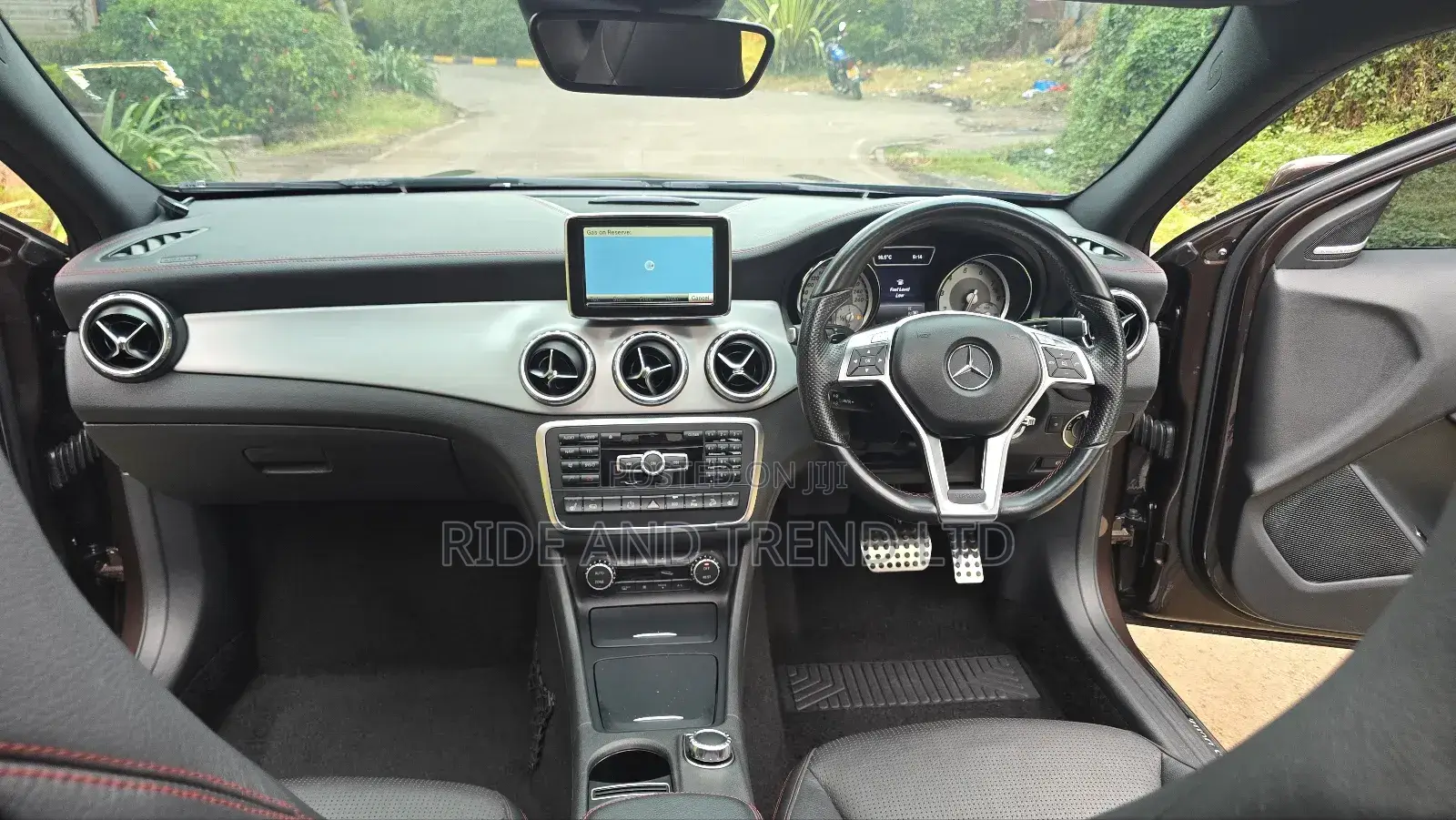Mercedes-Benz GLA 250 2015 Brown
