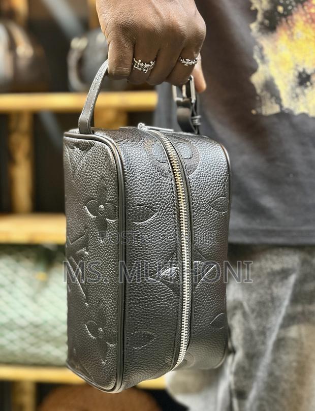Louis Vuitton Wash Pouch - thumbnail 3