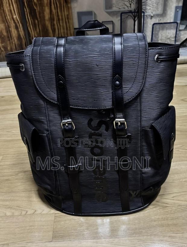 Louis Vuitton X Supreme Christopher Pm Backpack in Red Epi Leather - thumbnail 6