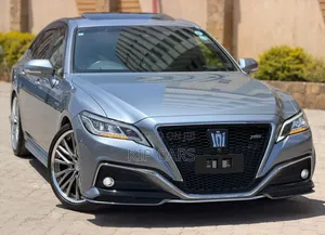Toyota Crown 2019 Gray