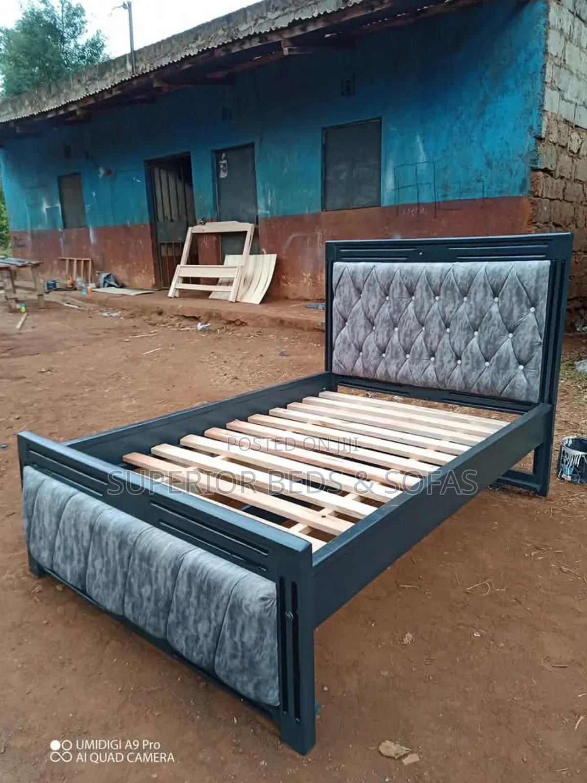 Grey Tufted Bed Size 5 by 6