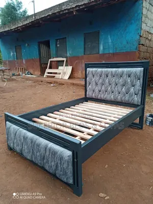 Grey Tufted Bed Size 5 by 6