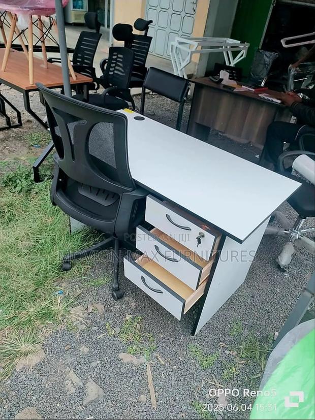 Modern Chair +Table 12500 - main view