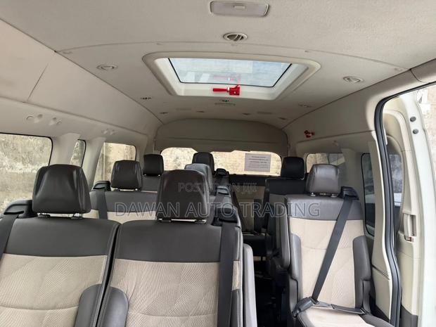 Toyota HiAce 2019 White - thumbnail 6