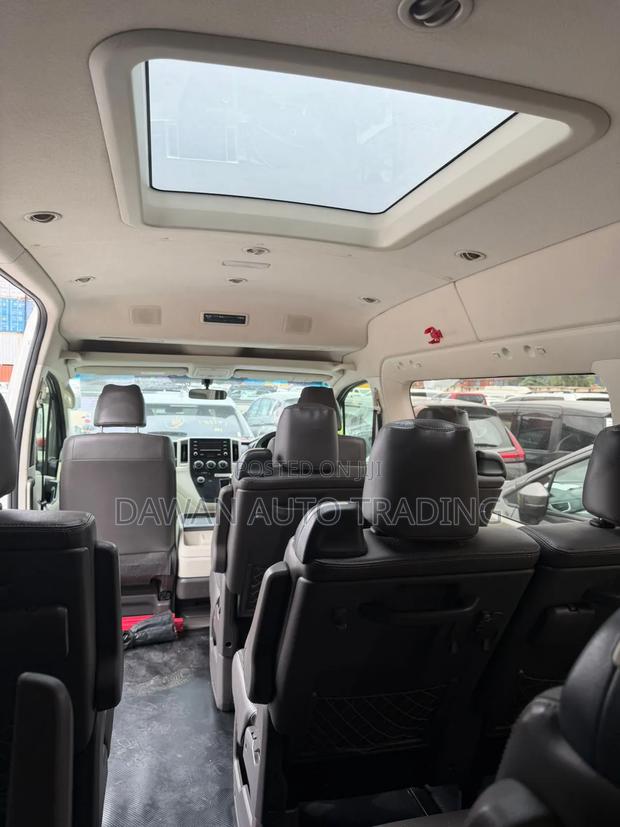 Toyota HiAce 2019 White - thumbnail 8