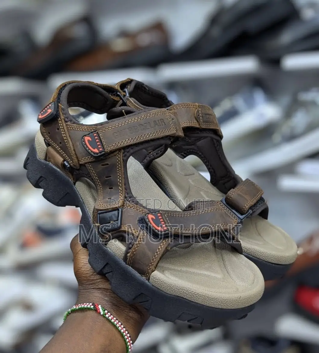  Men's Outdoor Sandals Ft Adjustable Buckle Straps a Thick Sole