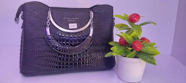 Ladies Medium Size Handbag - thumbnail 2