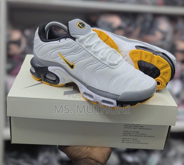 Nike Tuned Air White Size 40-44. 