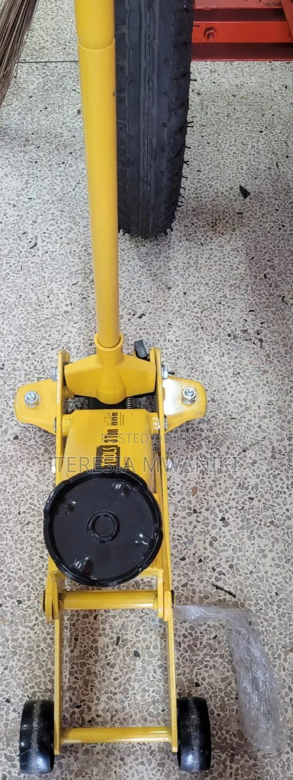 3 Tonne Hadraulic Trolley Jack. - main view