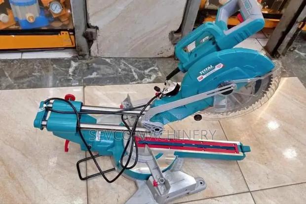 Heavy Duty 9" Sliding Mitre Saw - main view