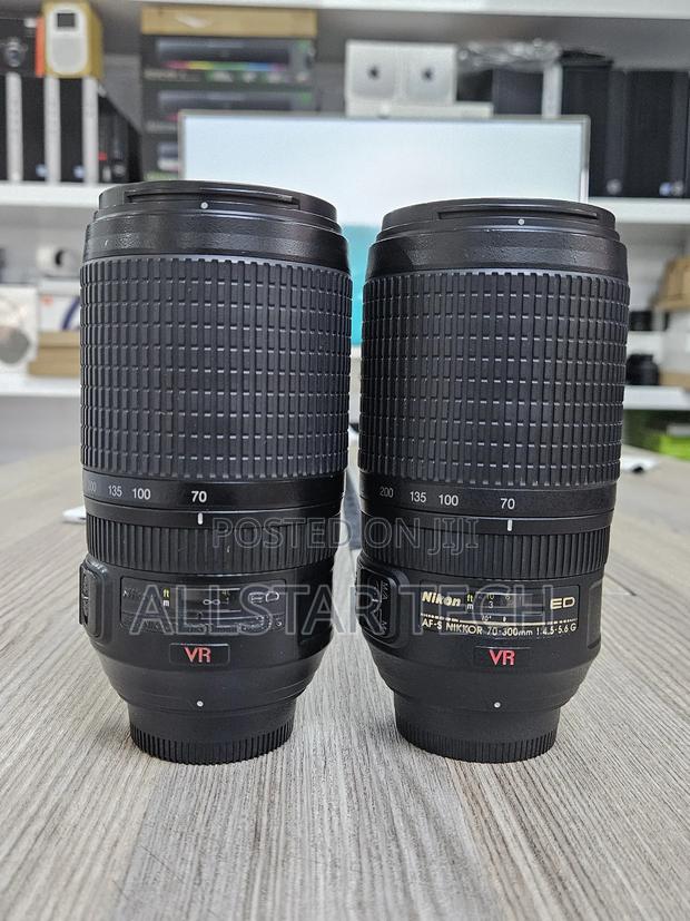 Af-S Vr Zoom-Nikkor 70-300mm F/4.5-5.6g if-Ed Lens