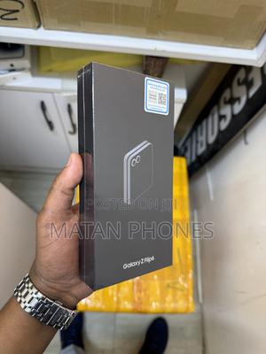 Samsung Galaxy Z Flip6 256 GB Black - thumbnail 2