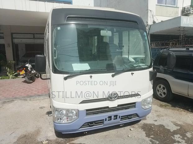 Toyota Coaster 2019 White - thumbnail 3