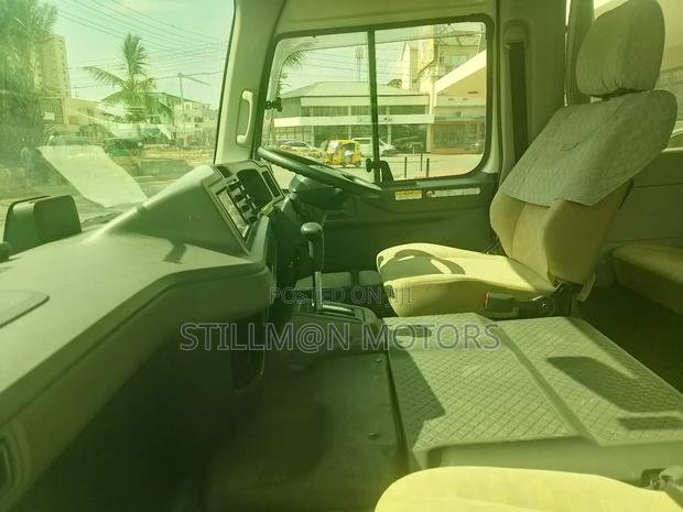 Toyota Coaster 2019 White - thumbnail 6