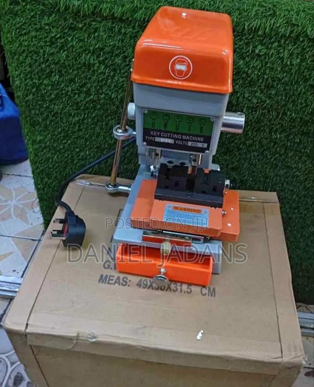 New Affordable Quality/Commercial Keycutting Machine