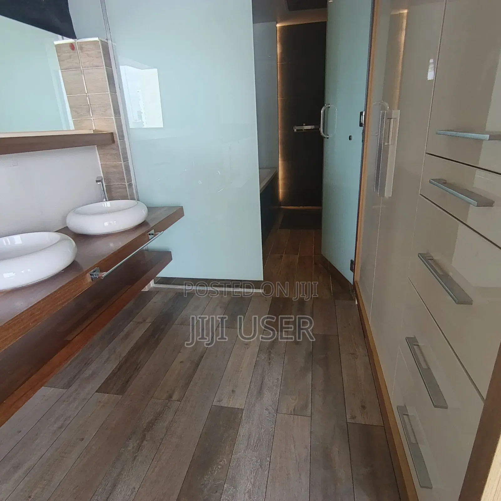 4bdrm Duplex in Parklands for rent