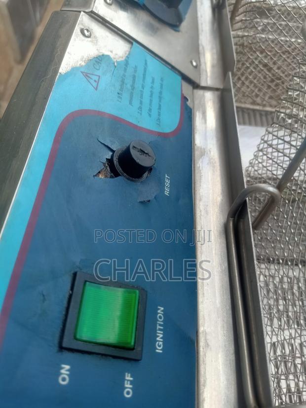 Gas and Electric Deep Fryer - thumbnail 3