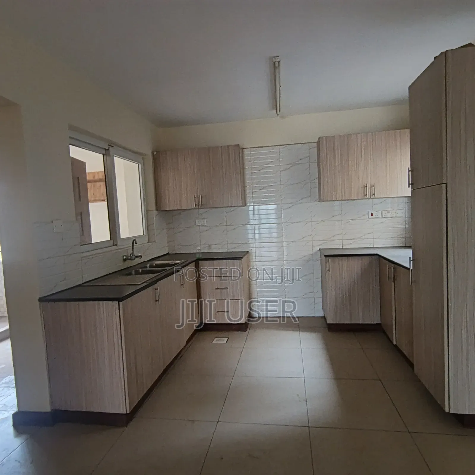 3bdrm Apartment in Parklands for rent