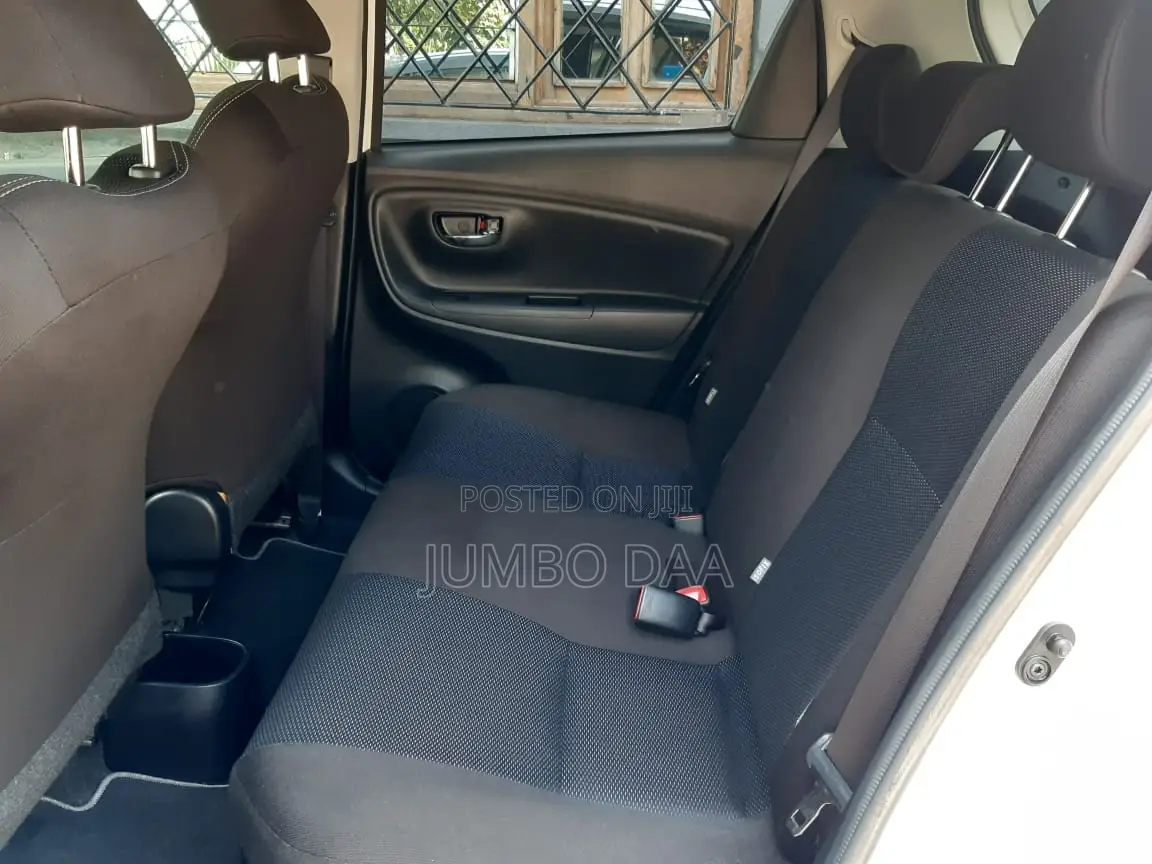 Toyota Vitz 1.5 FWD Hybrid 5dr 2018 White