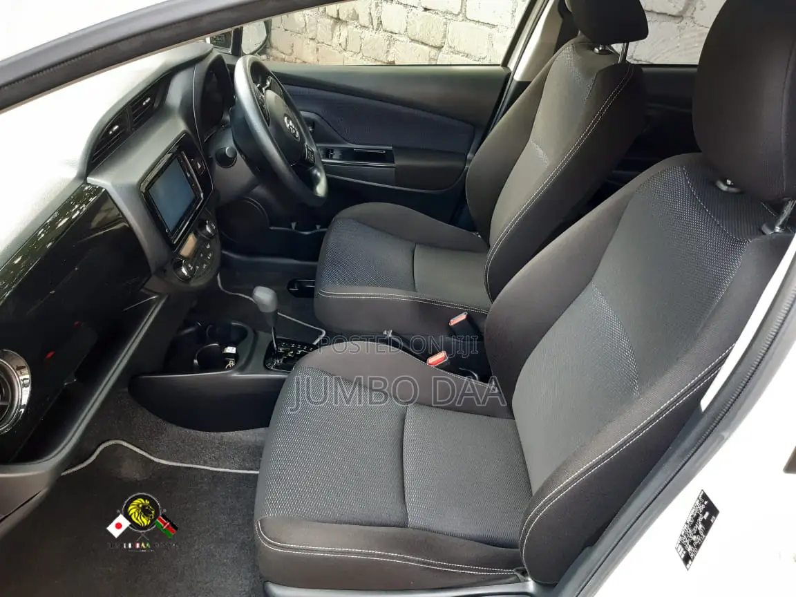 Toyota Vitz 1.5 FWD Hybrid 5dr 2018 White