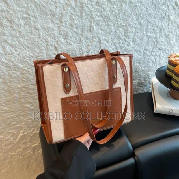 Ladies Handbags - thumbnail 3