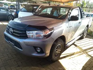 Toyota Hilux 2018 Gray