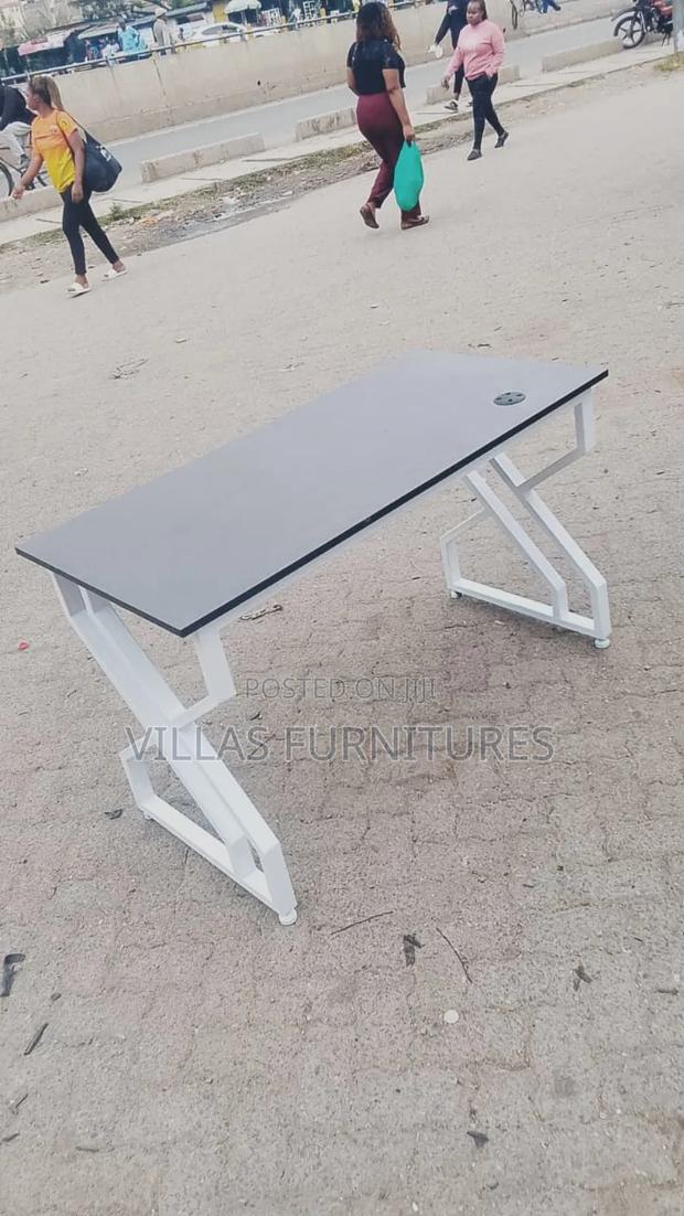 Metallic Frame Study Table