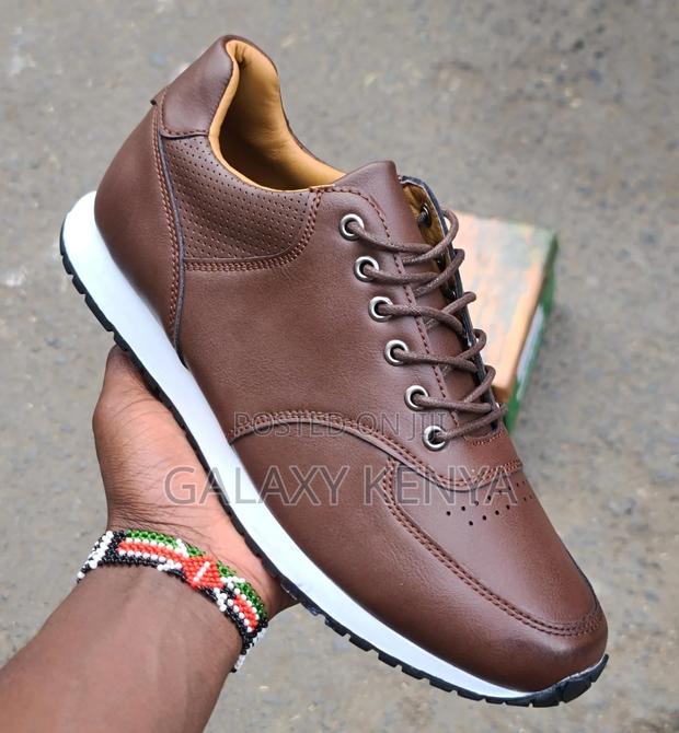 Boss Casuals - thumbnail 4