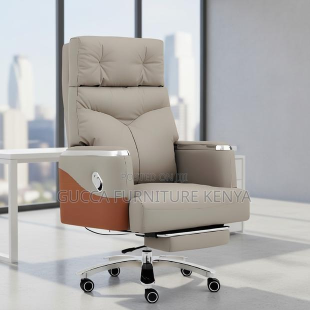 Executive Leather Manager's High-back Chair - thumbnail 2