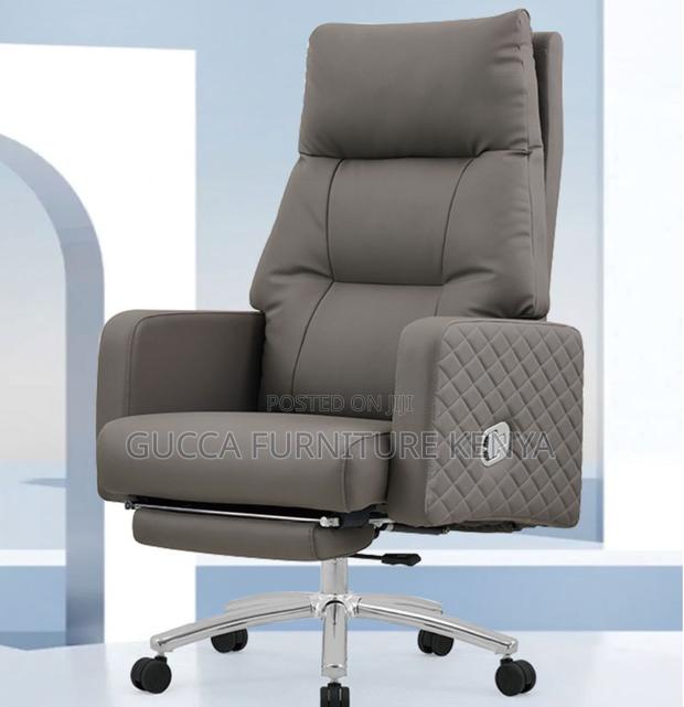 Executive Leather Manager's High-back Chair - thumbnail 7