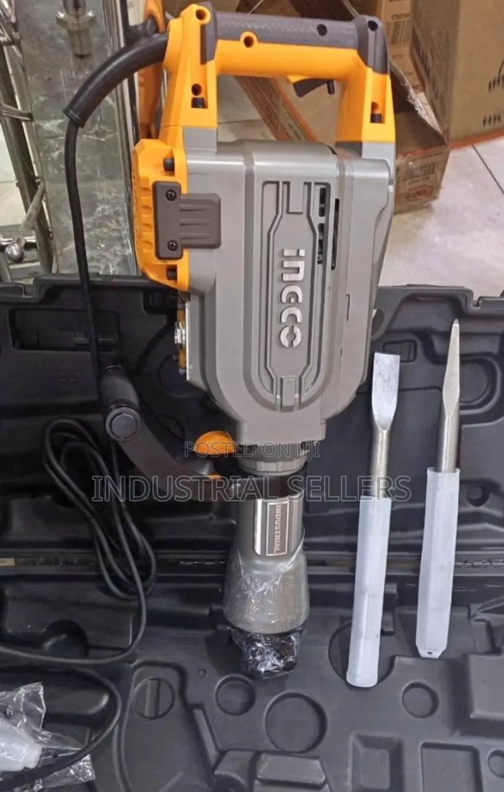 Strong and Industrial Ingco 1700w Demolition Hammer