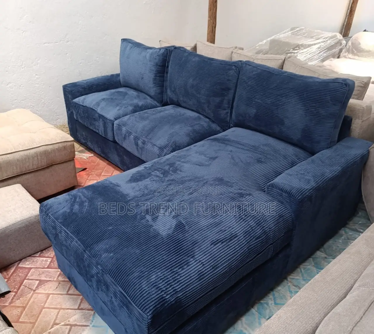Compact Posh 6 Seater L Seat