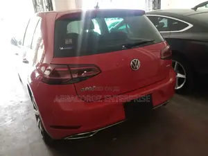 Volkswagen Golf TSI S FWD 2018 Red