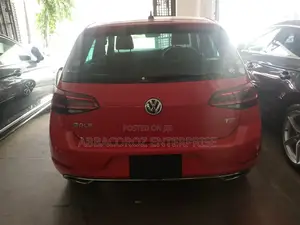 Volkswagen Golf TSI S FWD 2018 Red