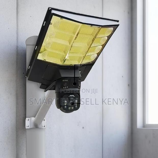 Outdoor Security 12mp 4g PTZ Multiple Lens Camera Solar Street Light