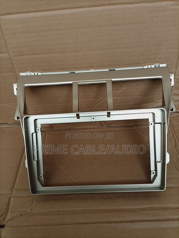 Toyota Belta Inch Console/Frame - main view