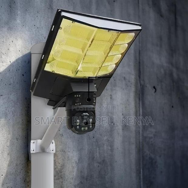 Auto Human Tracking 12mp 4g PTZ Solar Camera With Solar Street Light