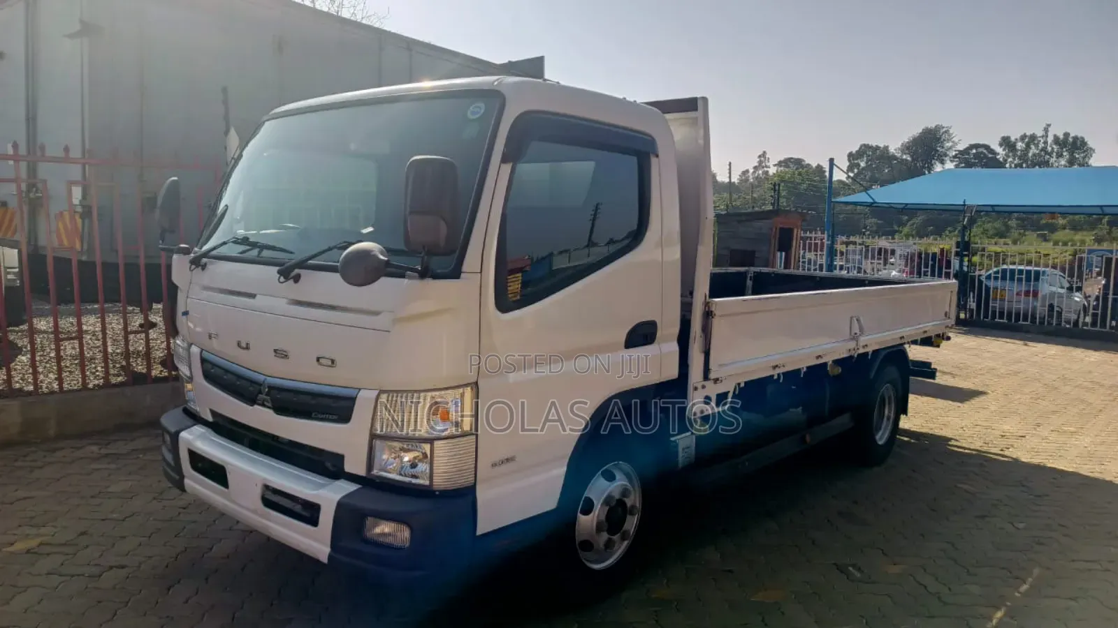 Mistubishi Fuso 2017 White
