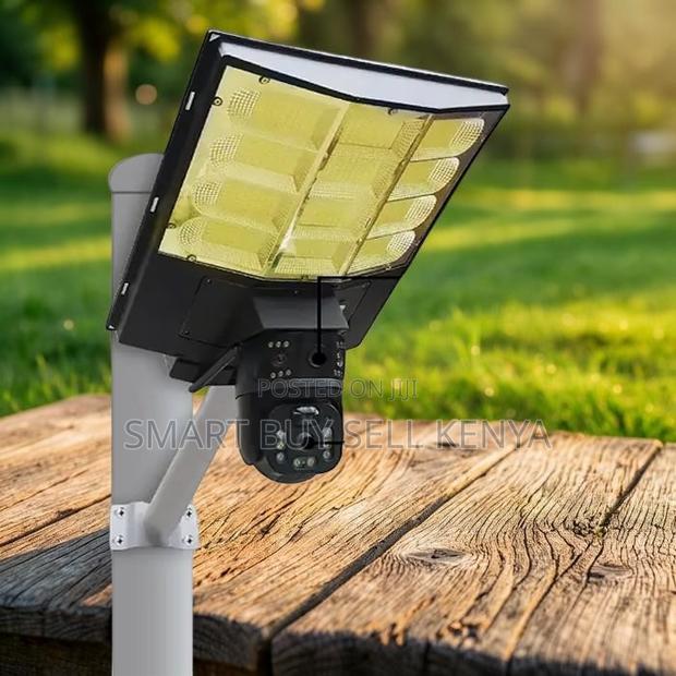Cloud Storage Back Up Support 12mp 4g PTZ Camera Solar Street Light