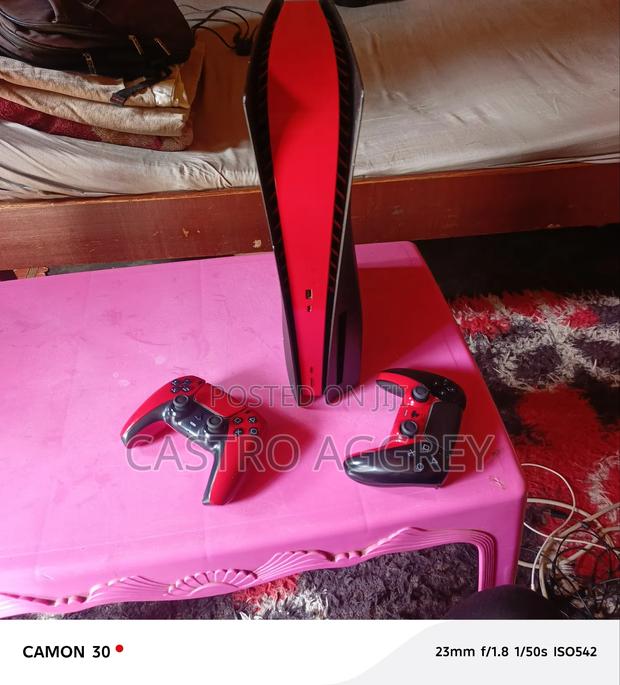 Ps5 Console Standard,Fc 26,Fc 25 and Two Pads - thumbnail 3