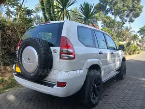 Toyota Land Cruiser Prado 2006 White