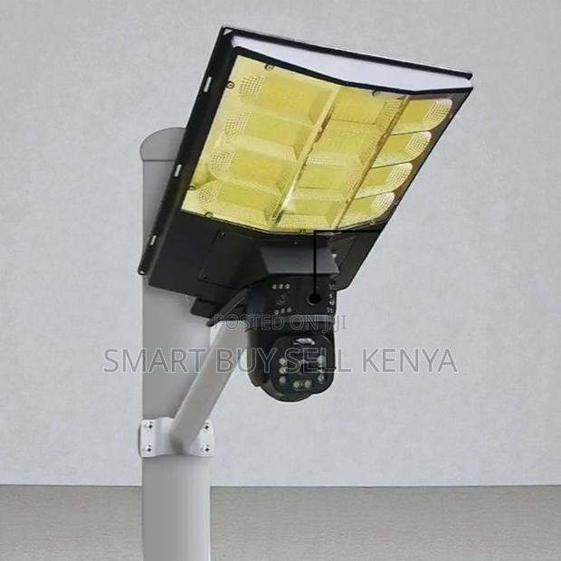 Instant Alerts 12mp 4g PTZ Multiple Lens Camera With Solar Streetlight