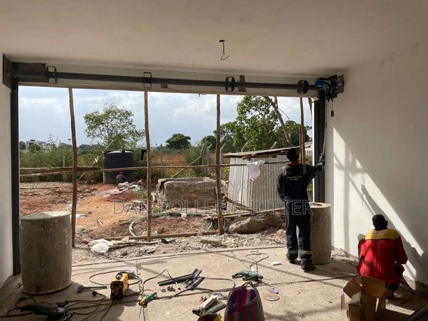 Automatic Roller Shutter With Remote Switch - thumbnail 2